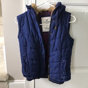 AE Hooded Vest